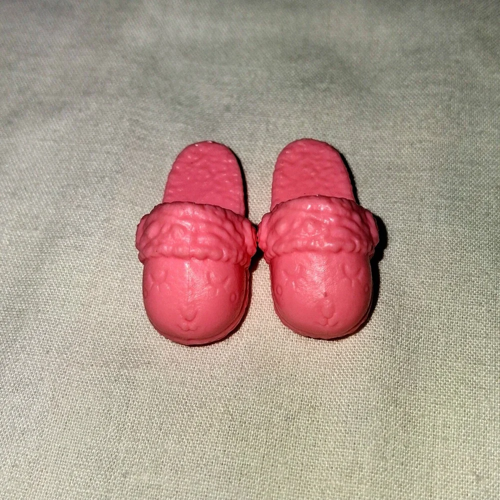 Stacie Doll Pink Shoes Outfit Accessory Toy Miniature Collectible‎